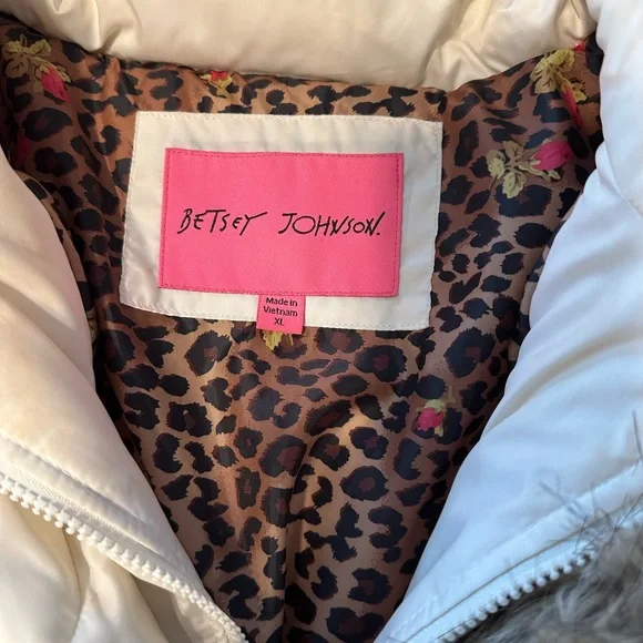 Betsey Johnson Ivory Puffer Coat - Picture 6 of 16